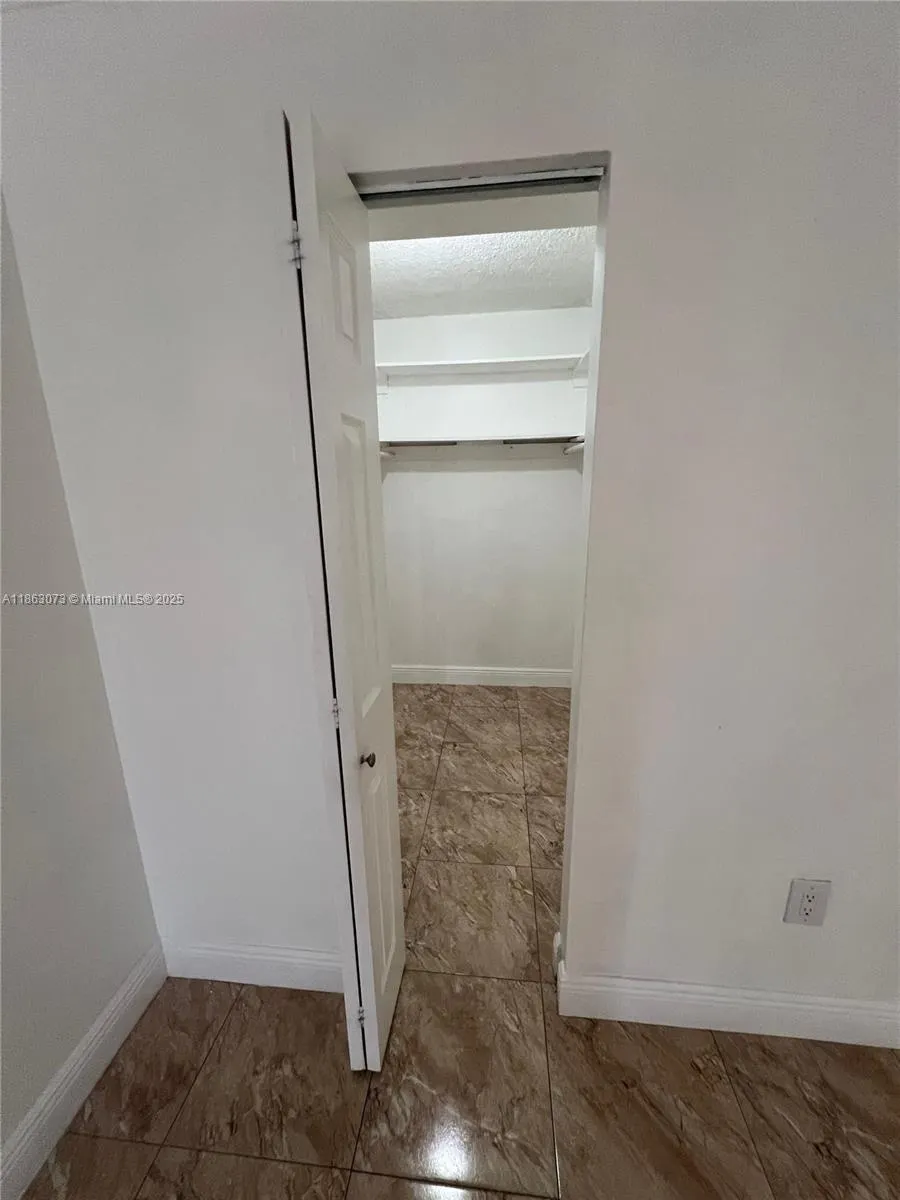 1075 W 68th St, #218