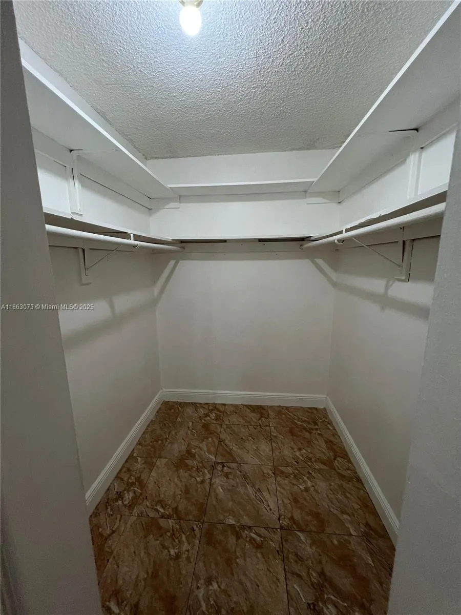1075 W 68th St, #218