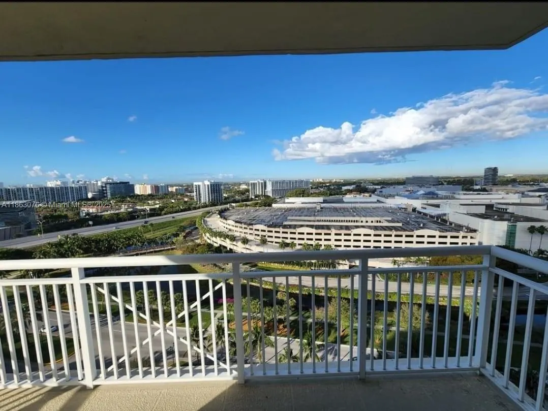 19501 W Country Club Dr, #1508