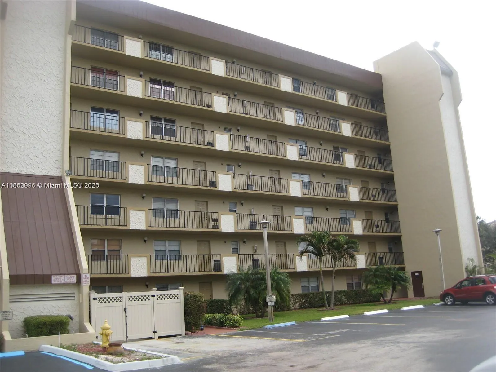 3150 W Rolling Hills Cir, #601