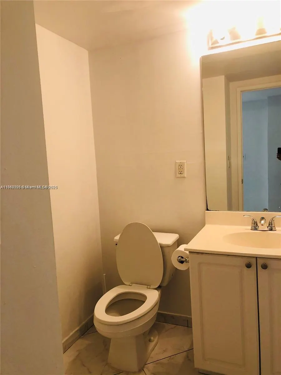 19380 Collins Ave, #210