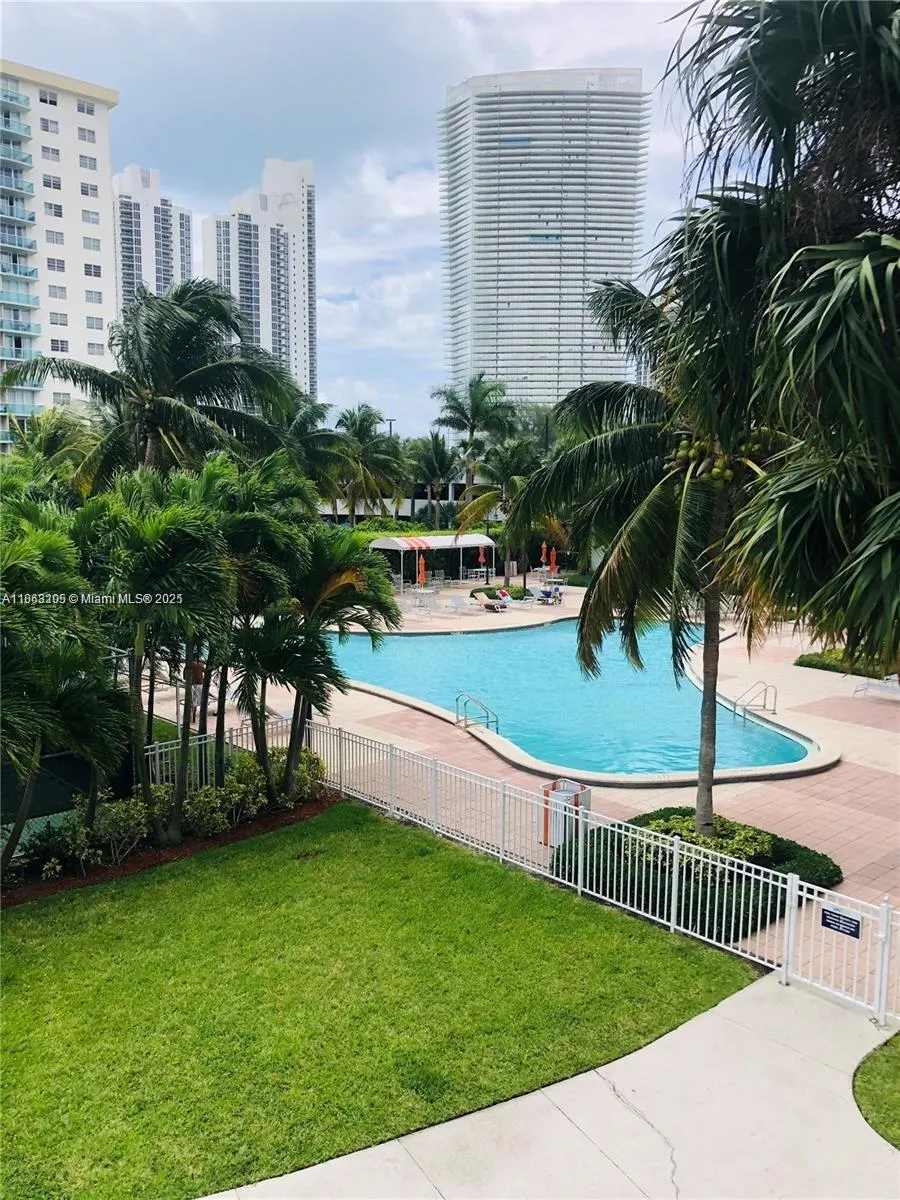 19380 Collins Ave, #210