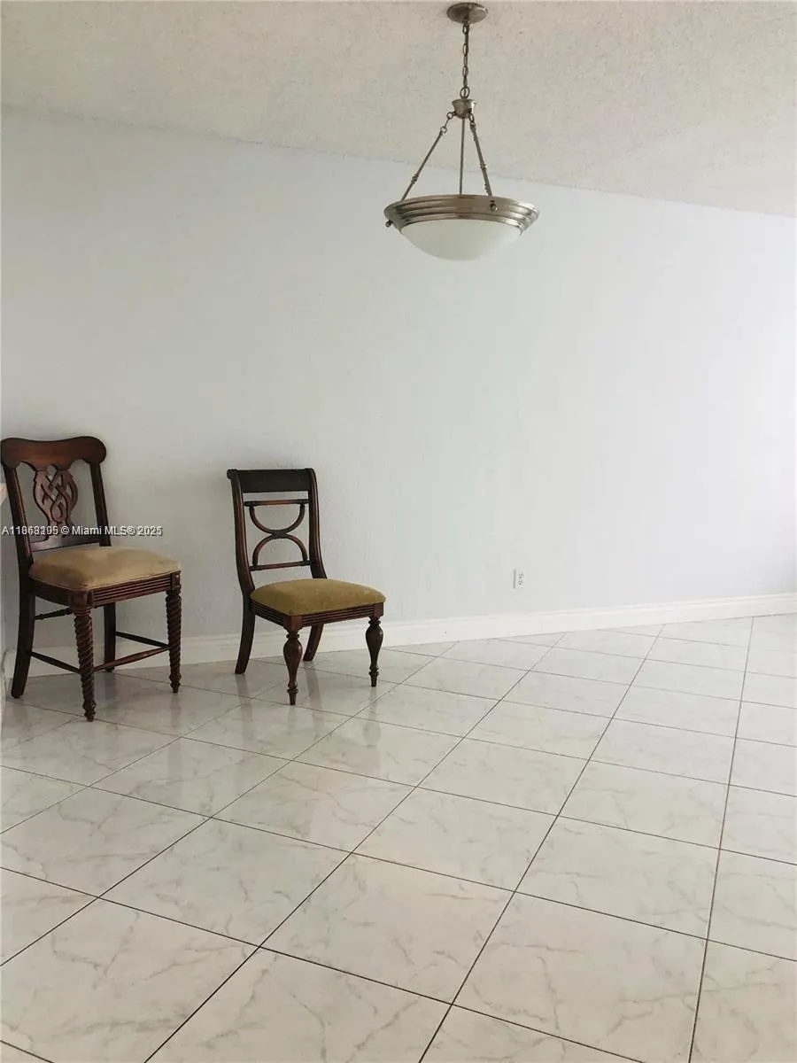 19380 Collins Ave, #210