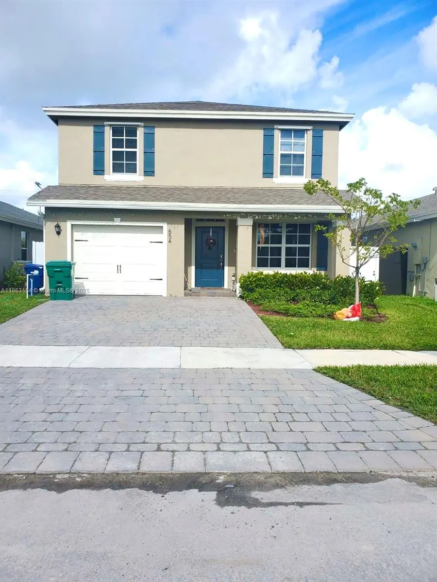 654 NE 5th Way
