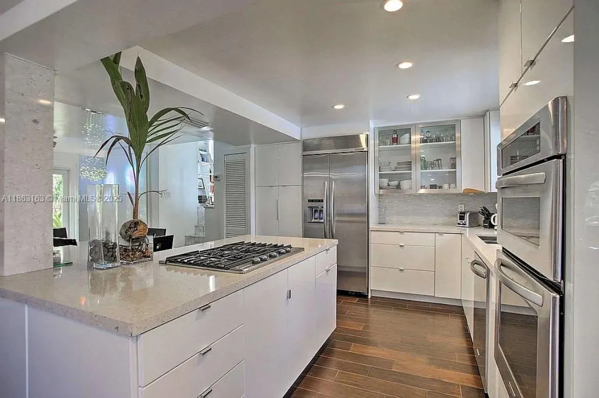 2413 Nassau Ln