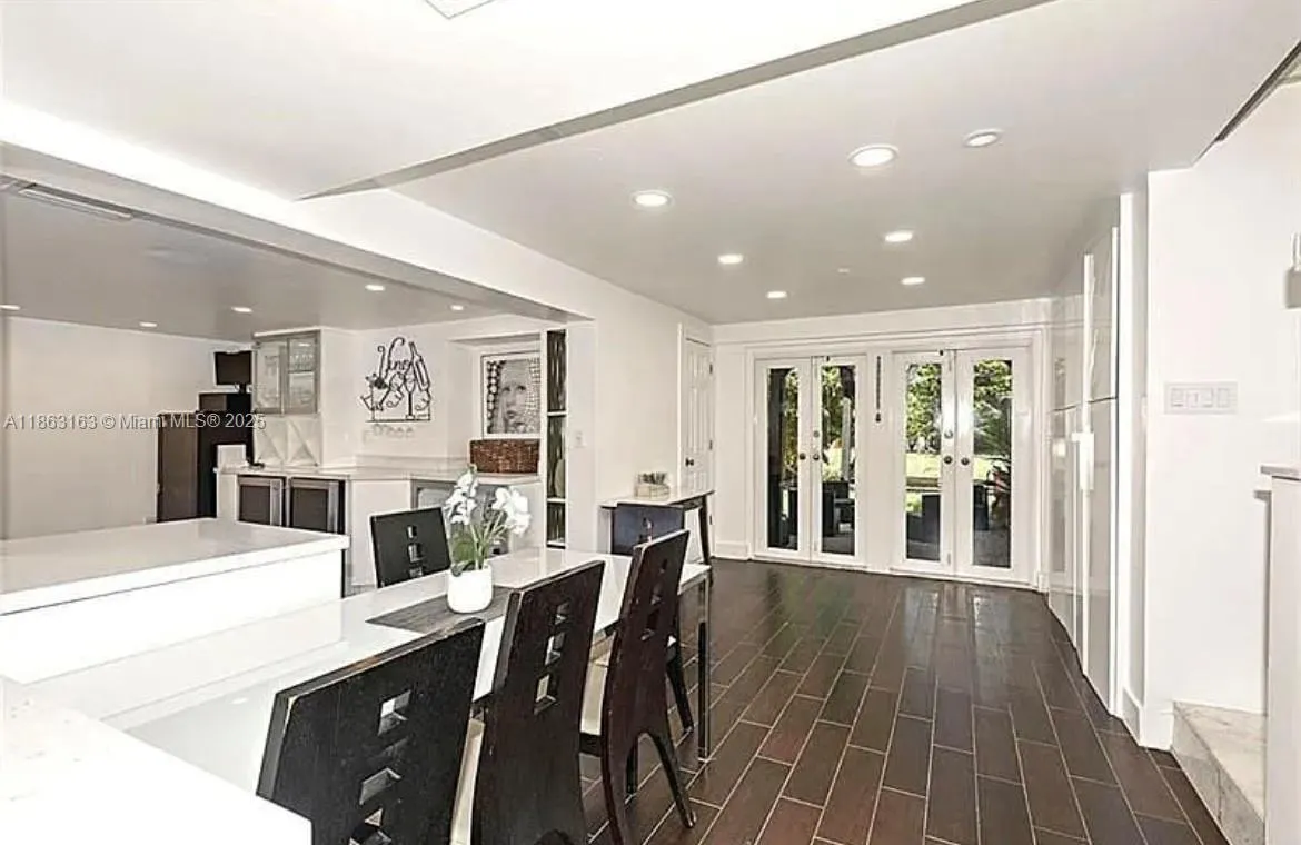 2413 Nassau Ln