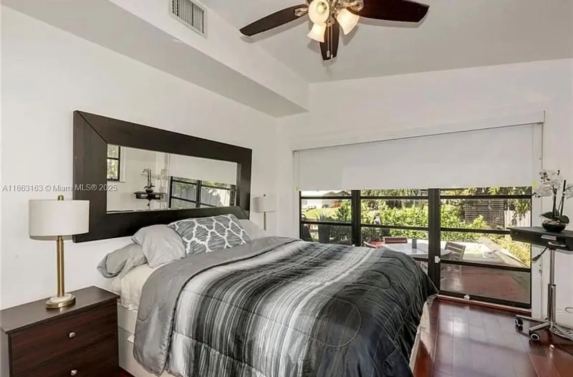 2413 Nassau Ln