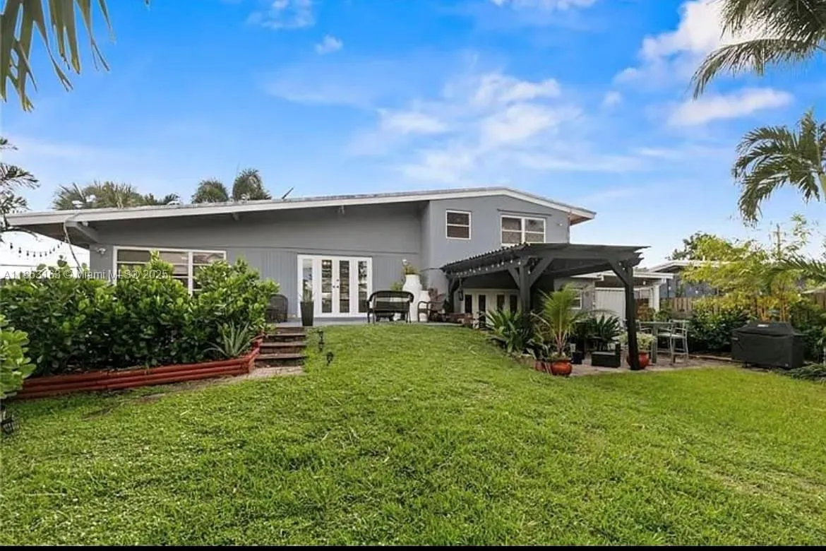 2413 Nassau Ln