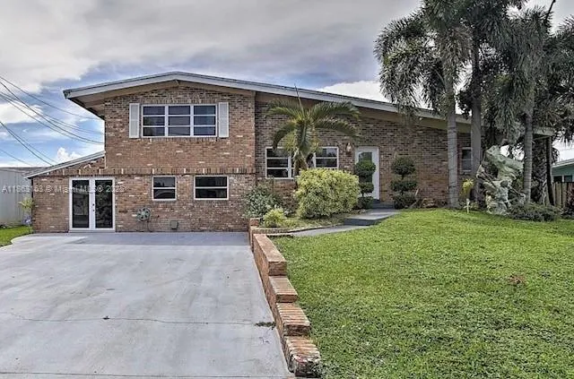 2413 Nassau Ln