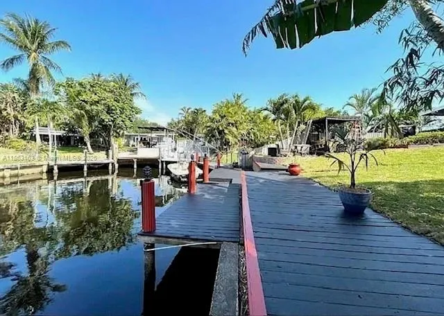 2413 Nassau Ln