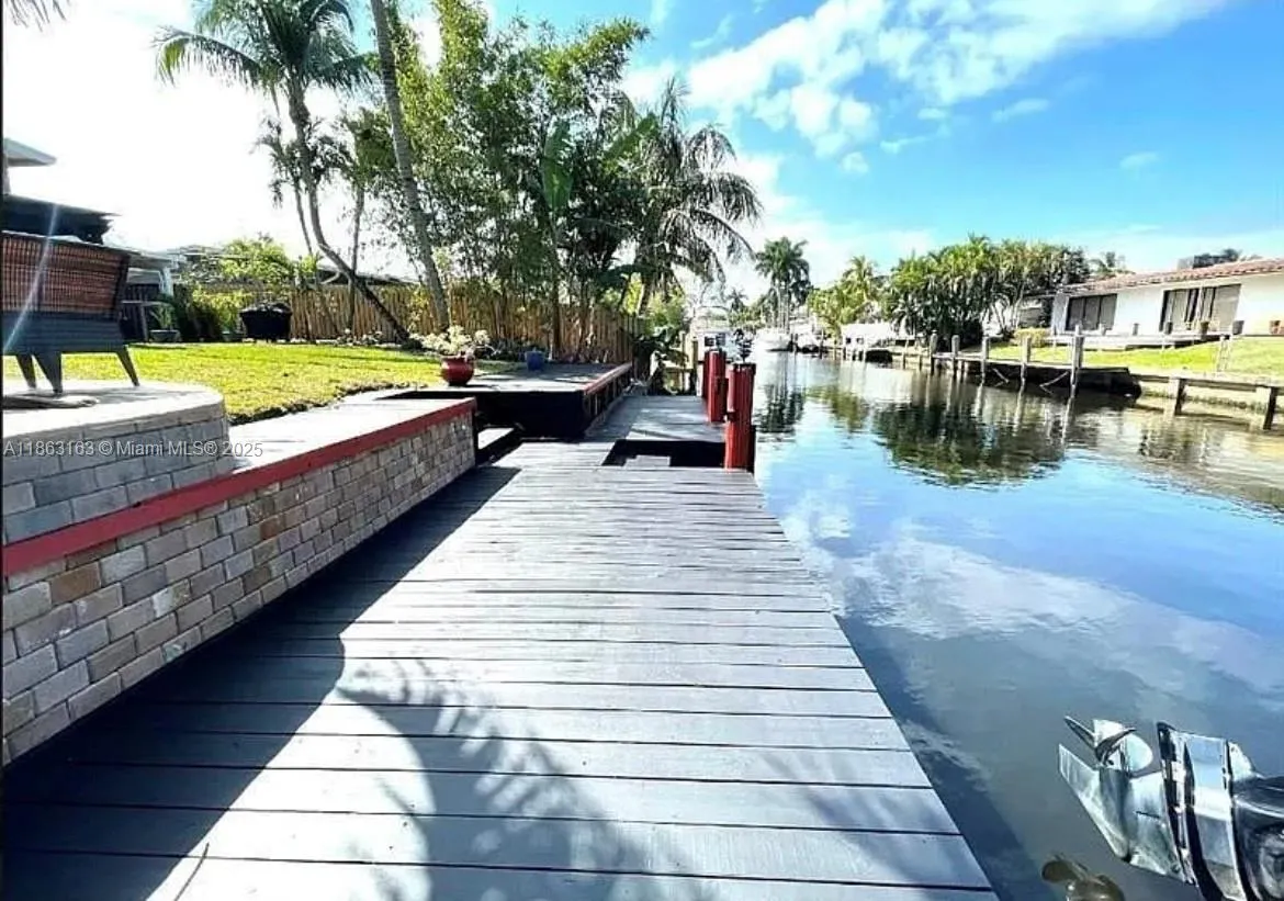 2413 Nassau Ln