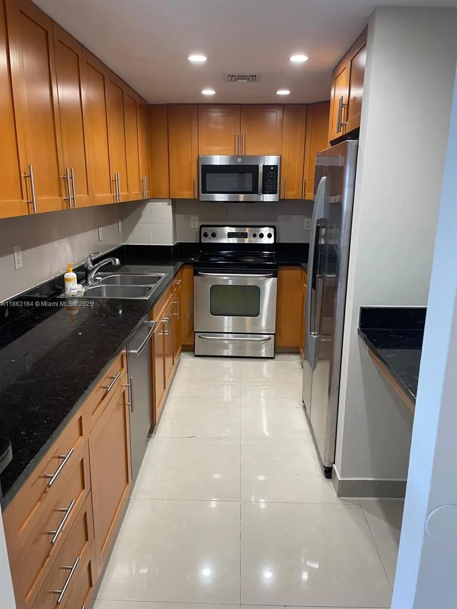 10350 W Bay Harbor Dr, #9H