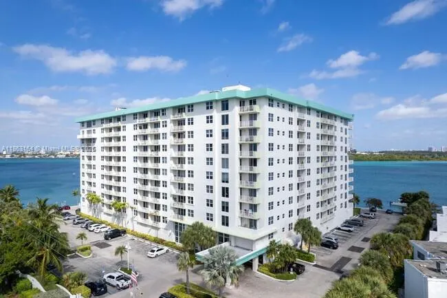 10350 W Bay Harbor Dr, #9H
