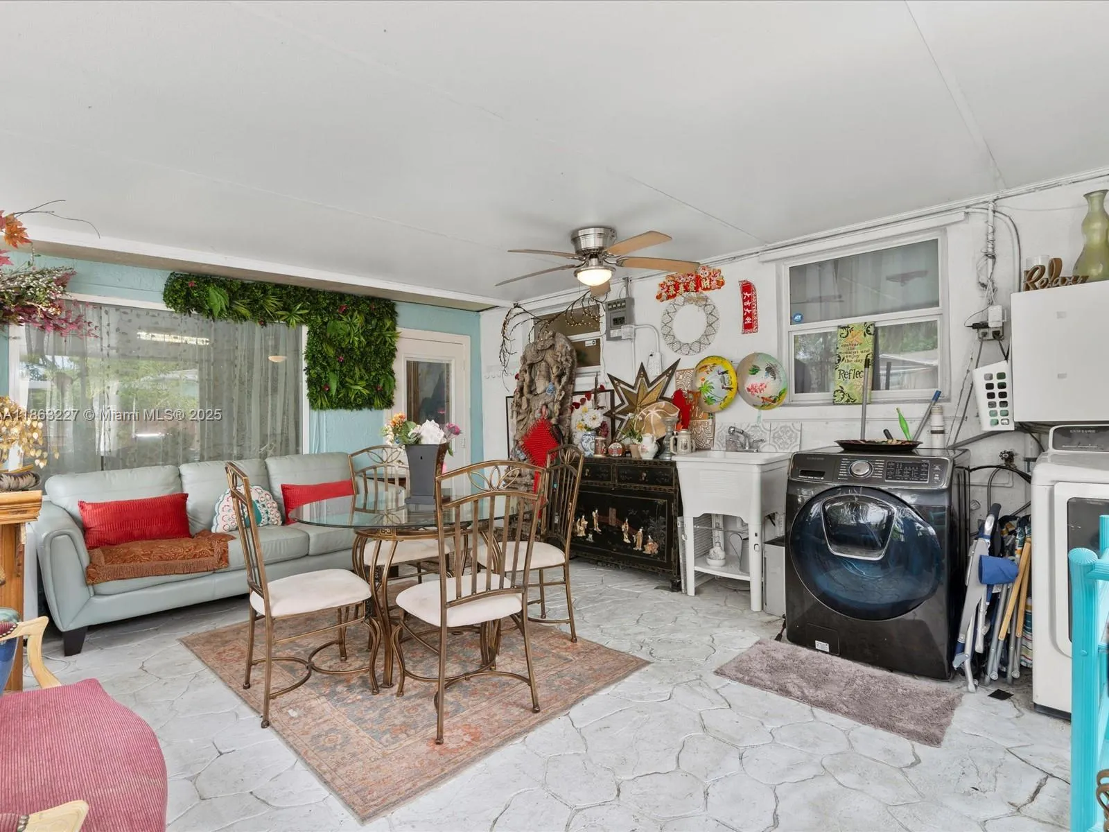 609 SW 2nd Ave