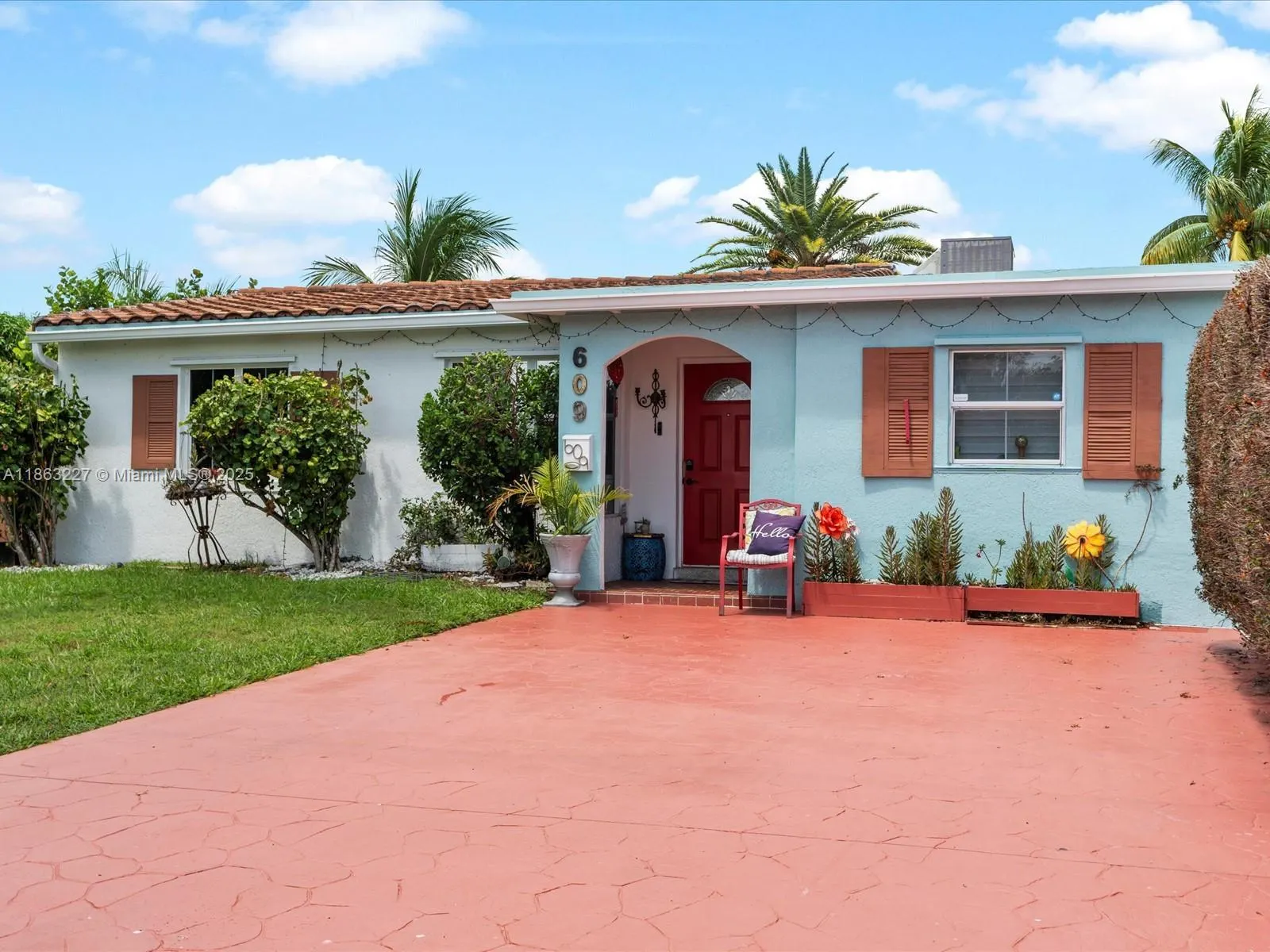 609 SW 2nd Ave