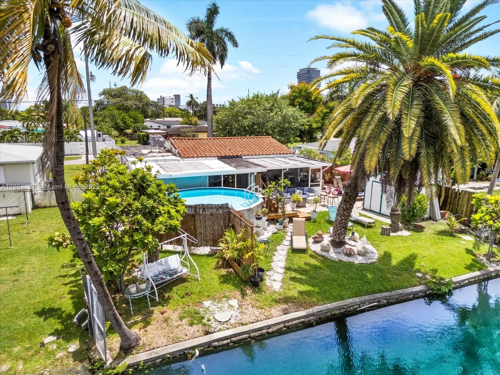 609 SW 2nd Ave