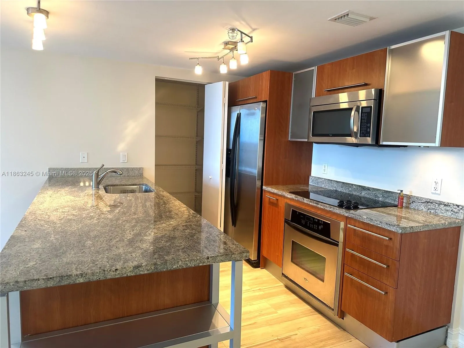 185 SW 7th St, #2307