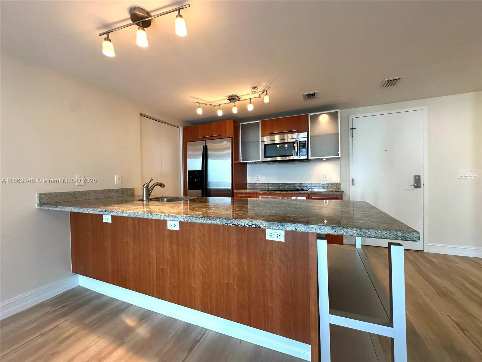 185 SW 7th St, #2307