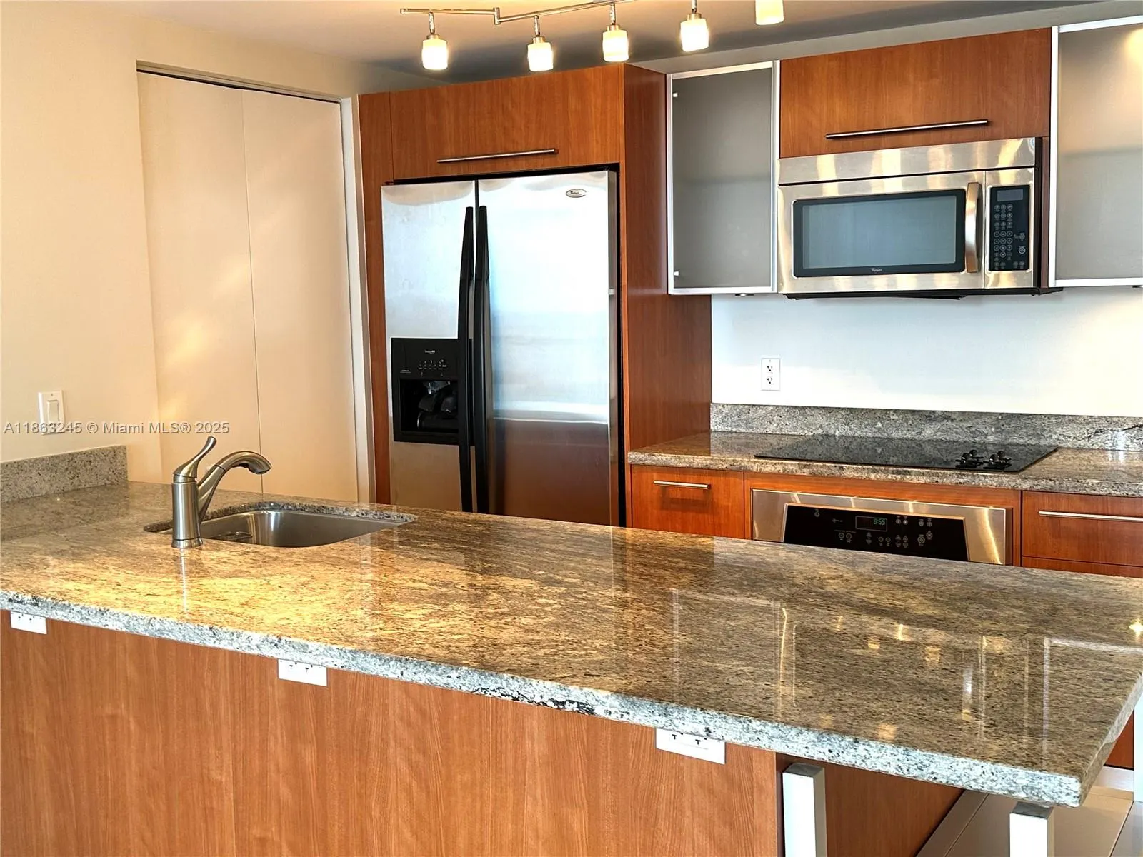 185 SW 7th St, #2307