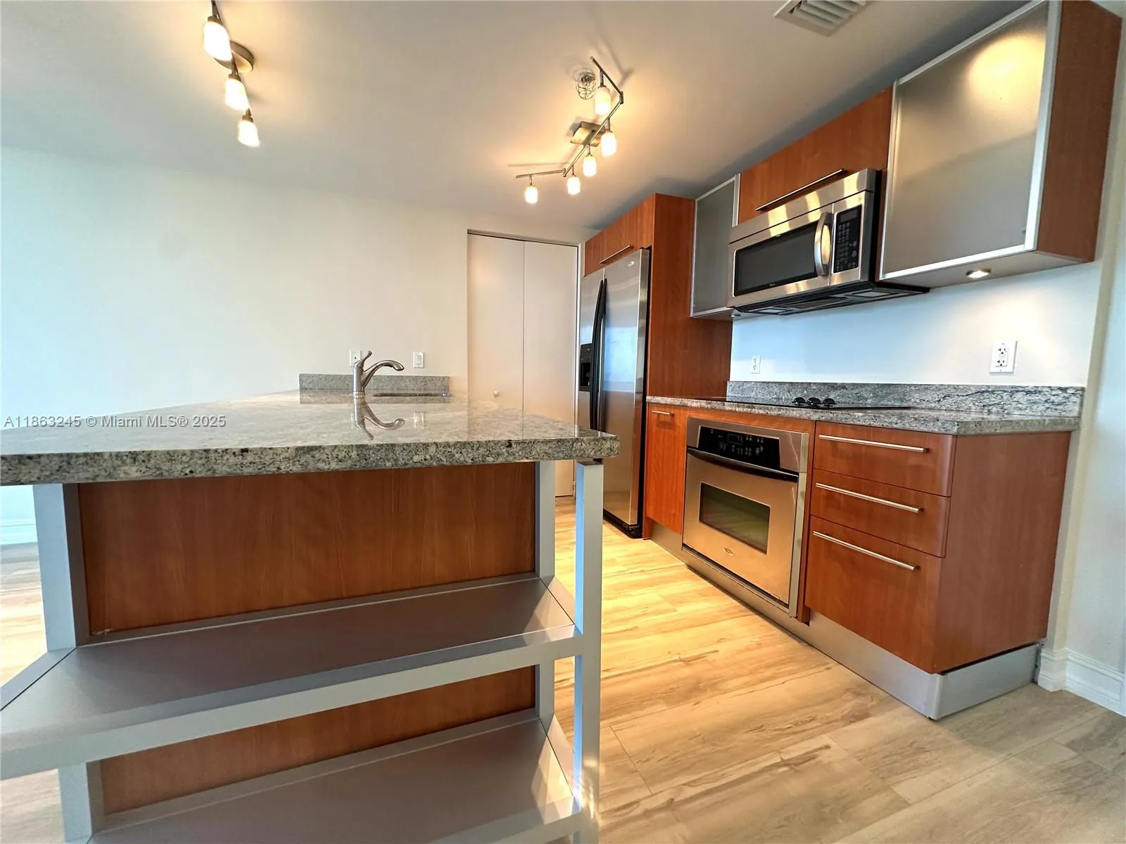185 SW 7th St, #2307