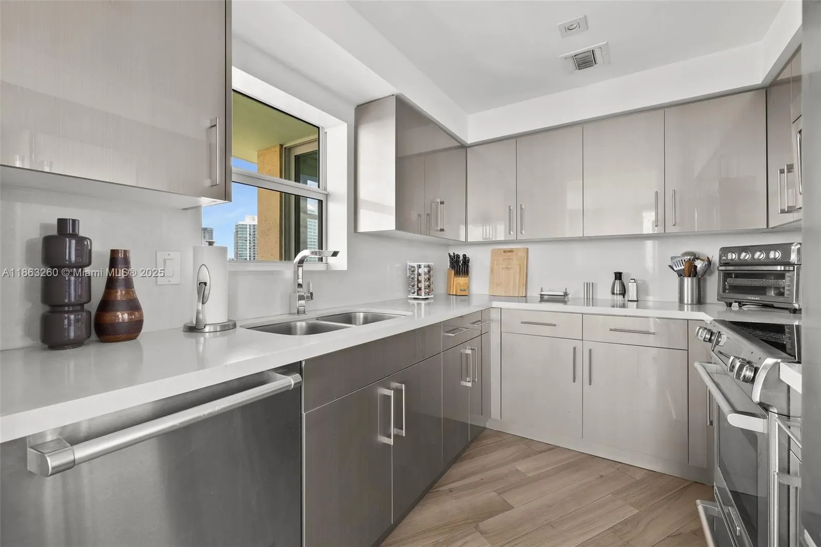 2475 Brickell Ave, #2002