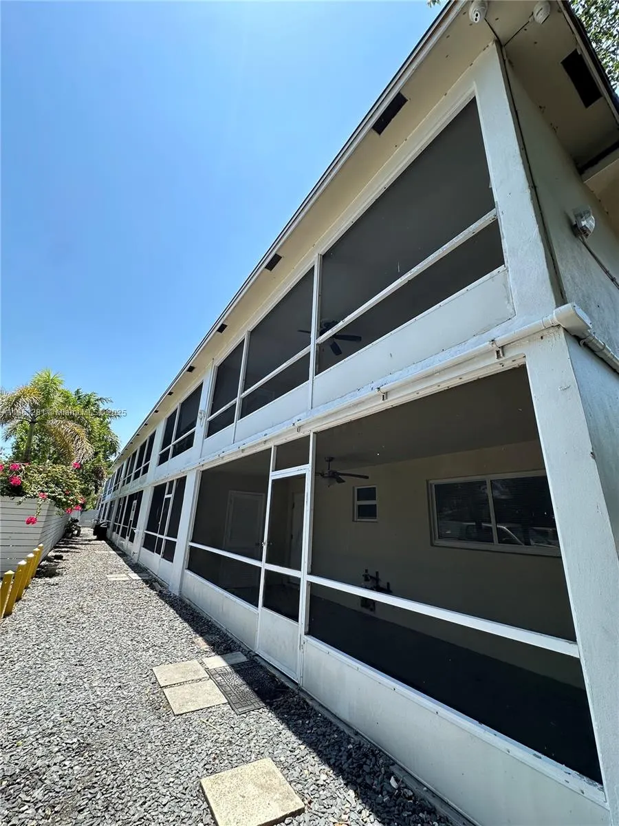 110 NE 19th Ave, #18