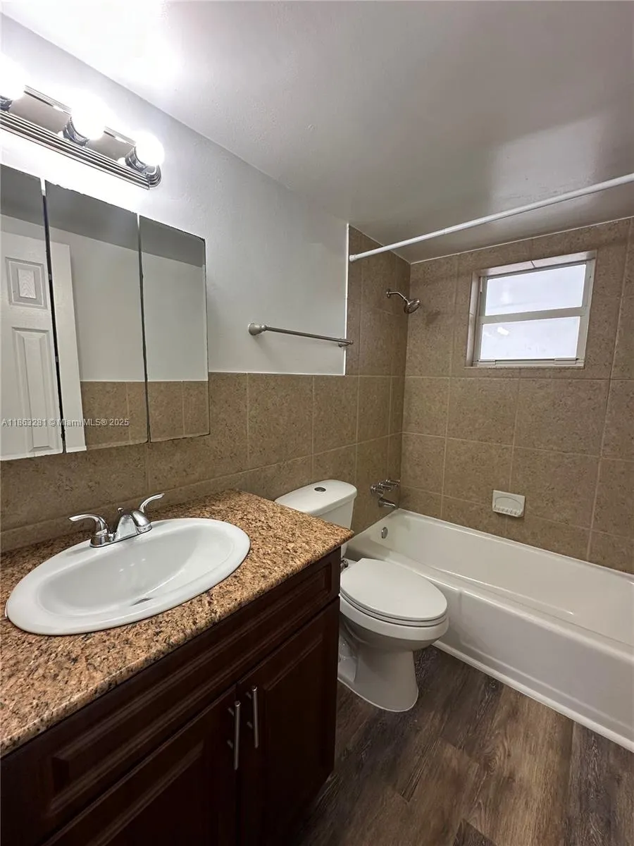 110 NE 19th Ave, #18