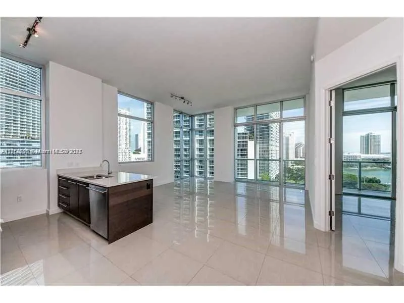 500 Brickell Ave, #1101