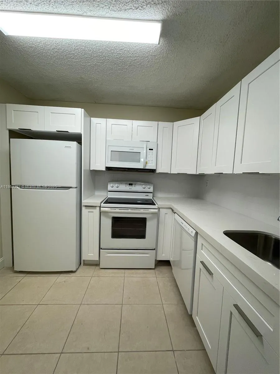 3470 Foxcroft Rd, #111