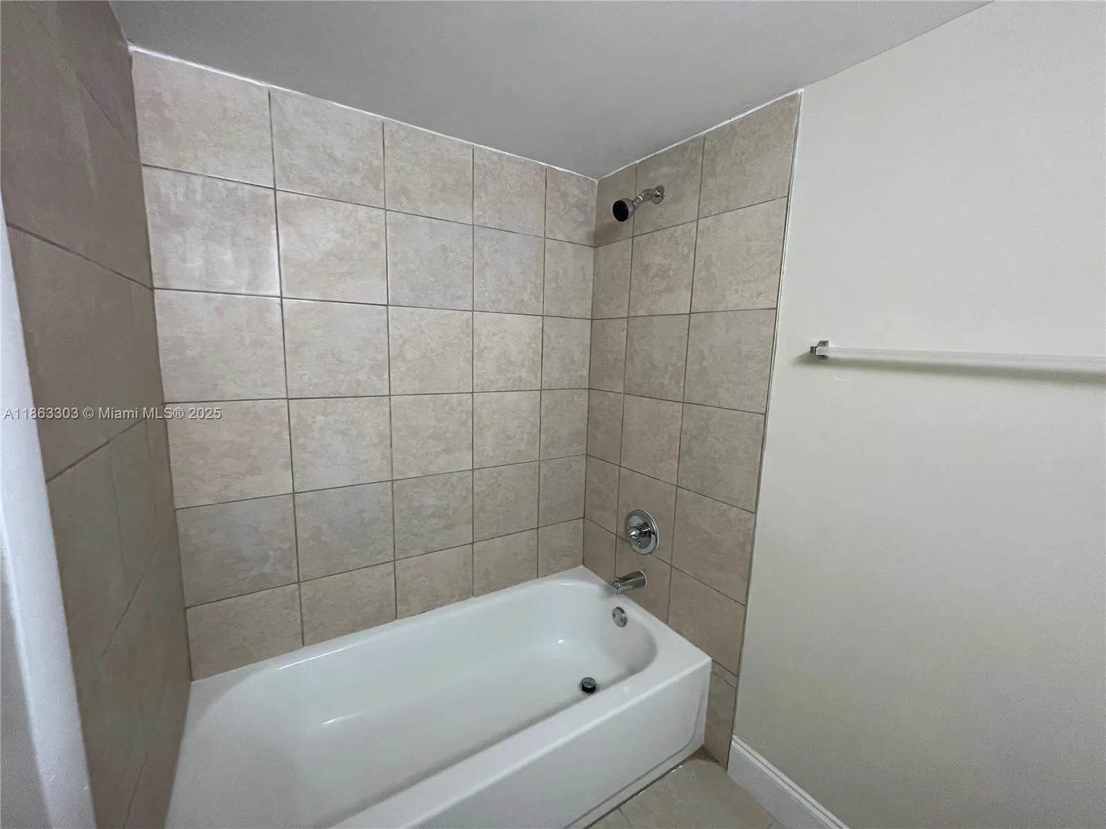 3470 Foxcroft Rd, #111