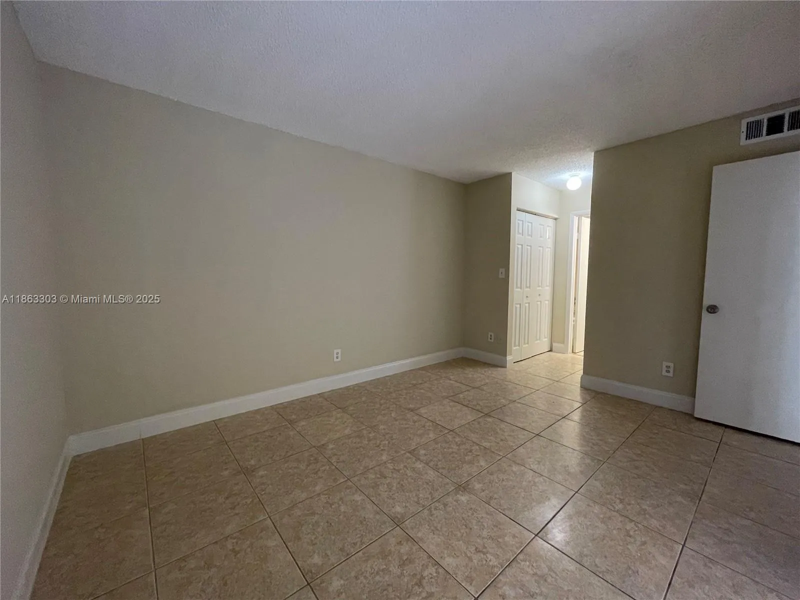 3470 Foxcroft Rd, #111