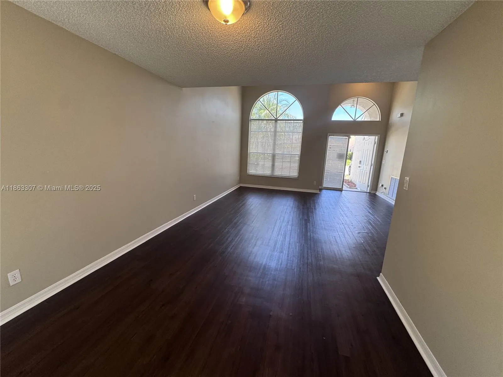 7228 Davit Cir
