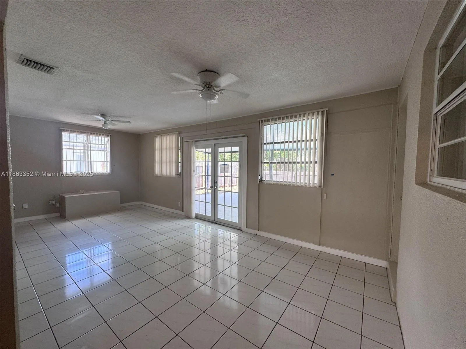 2201 N 54th Ave