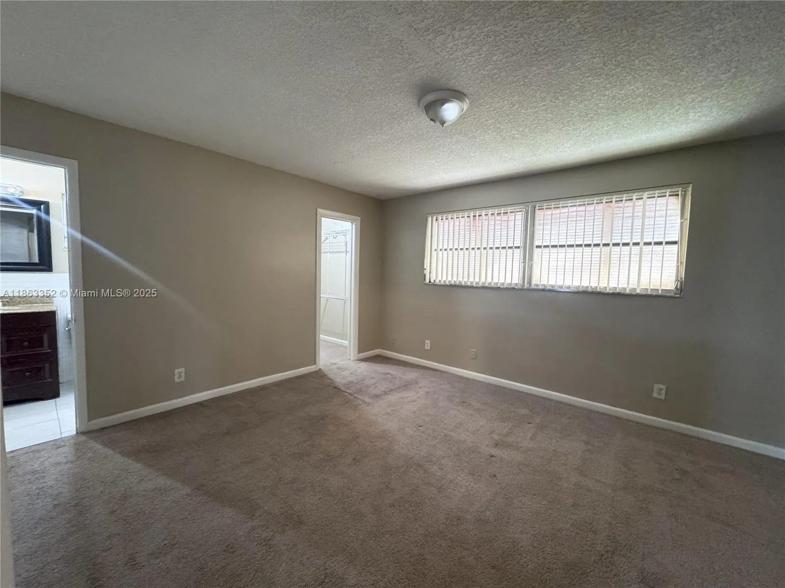 2201 N 54th Ave