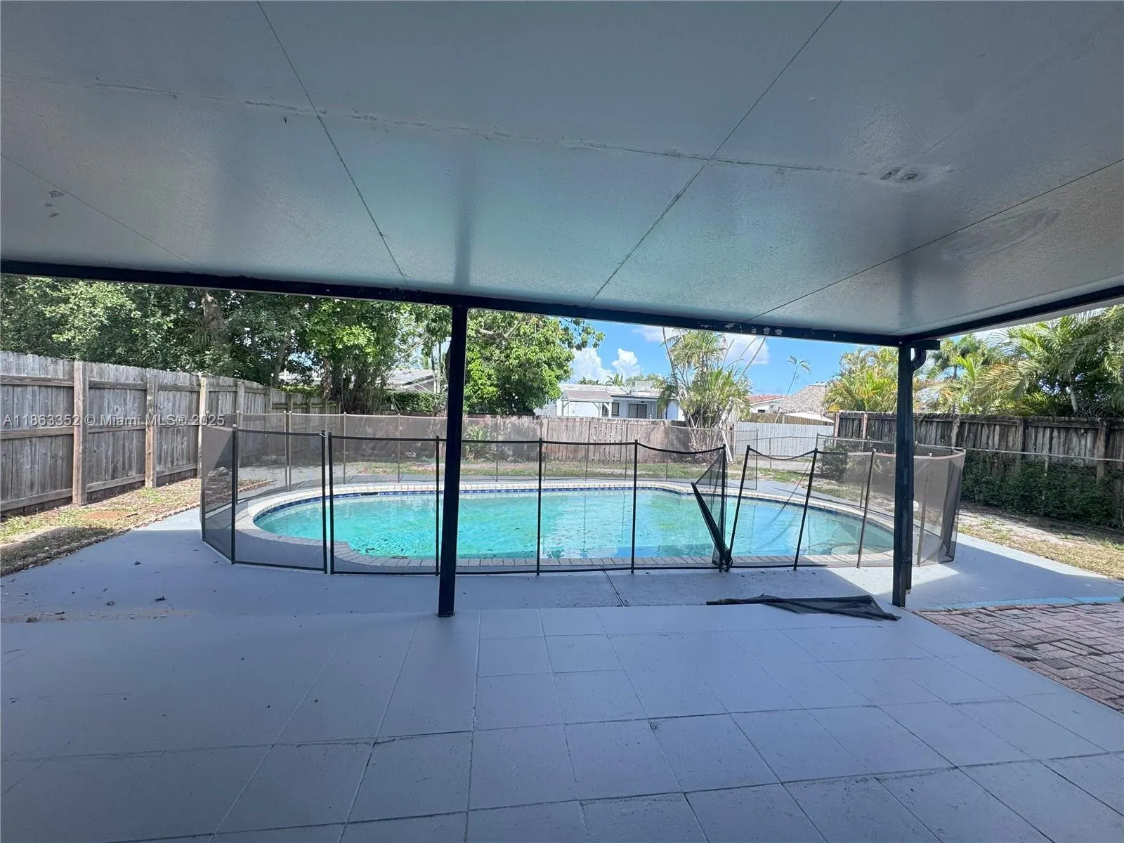 2201 N 54th Ave