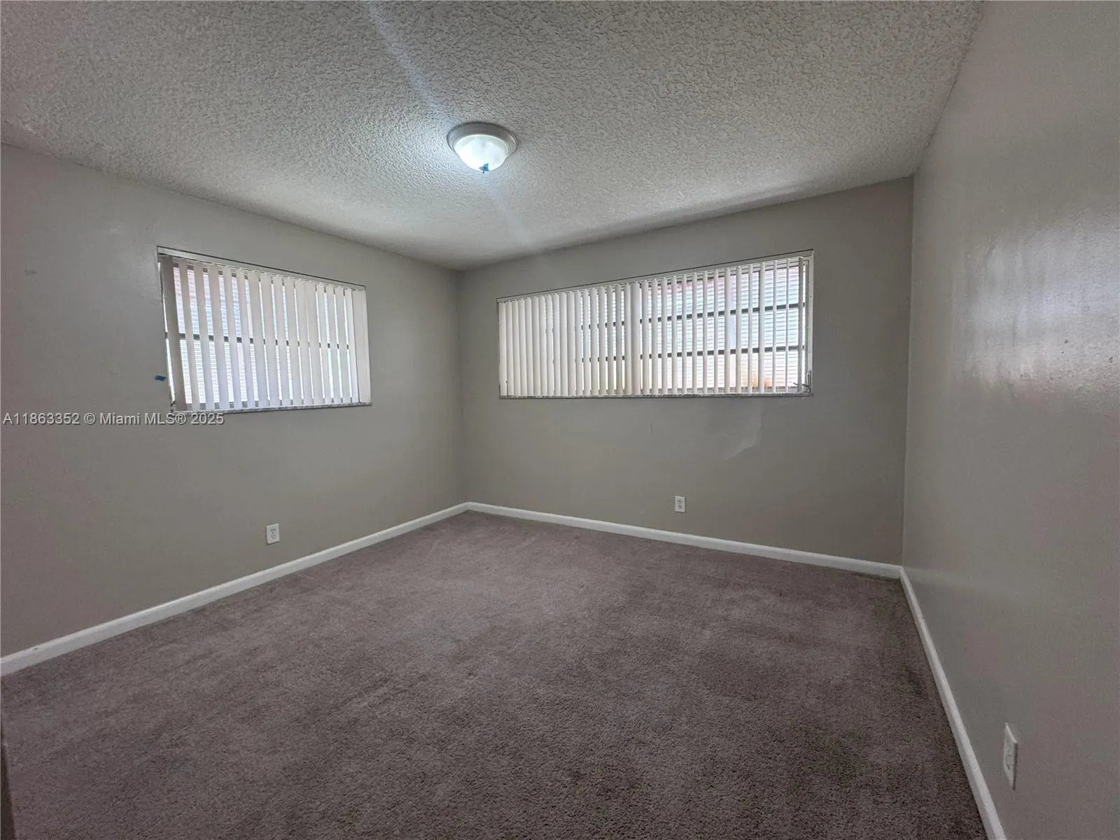 2201 N 54th Ave