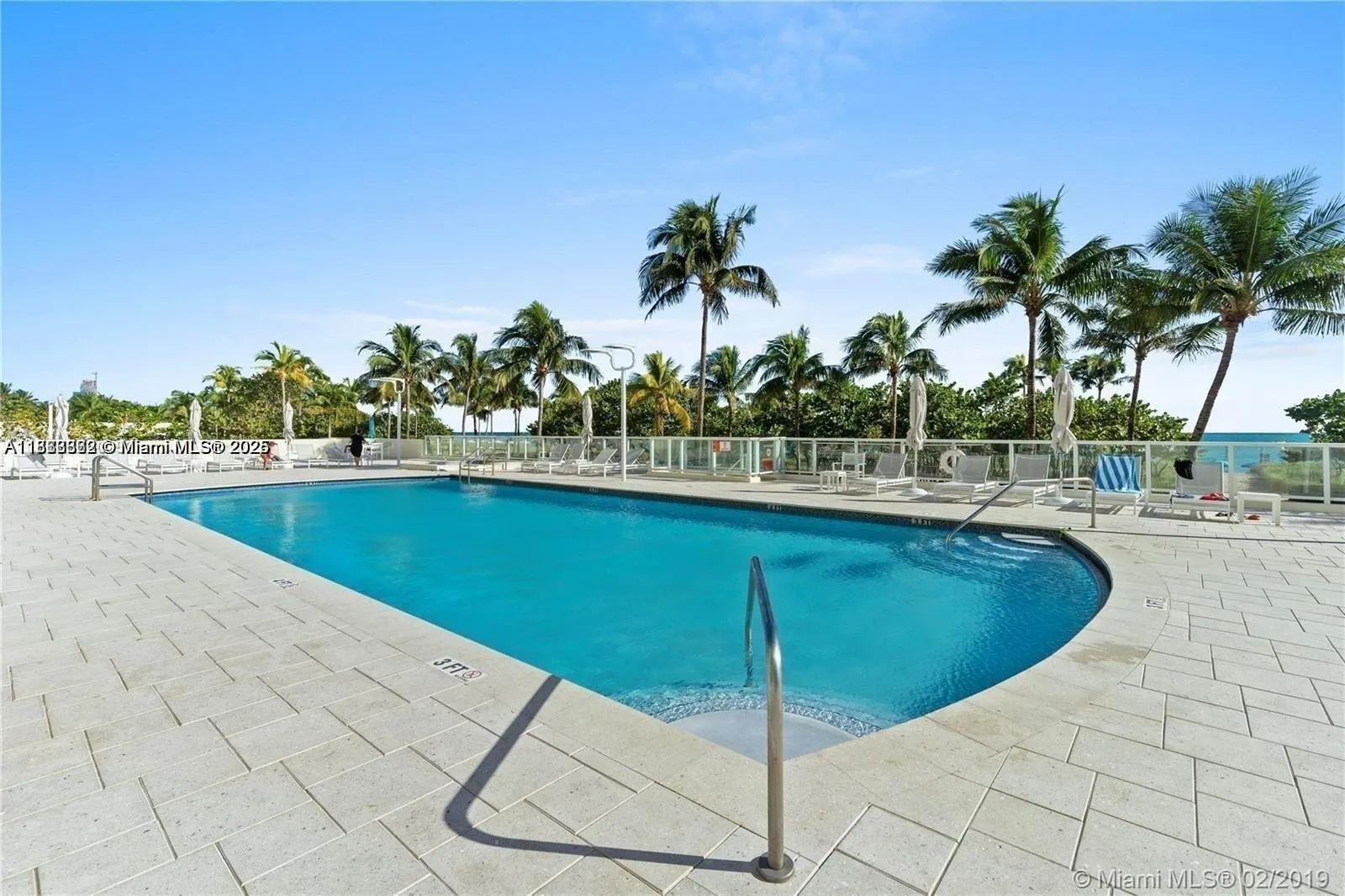 10185 Collins Ave, #915