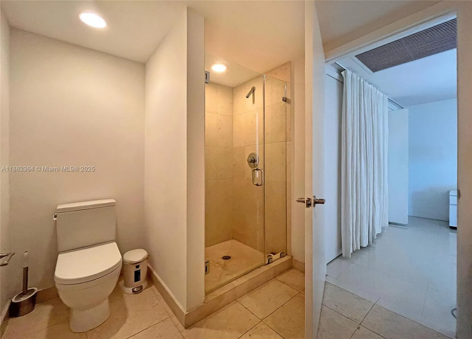 495 Brickell Ave, #520