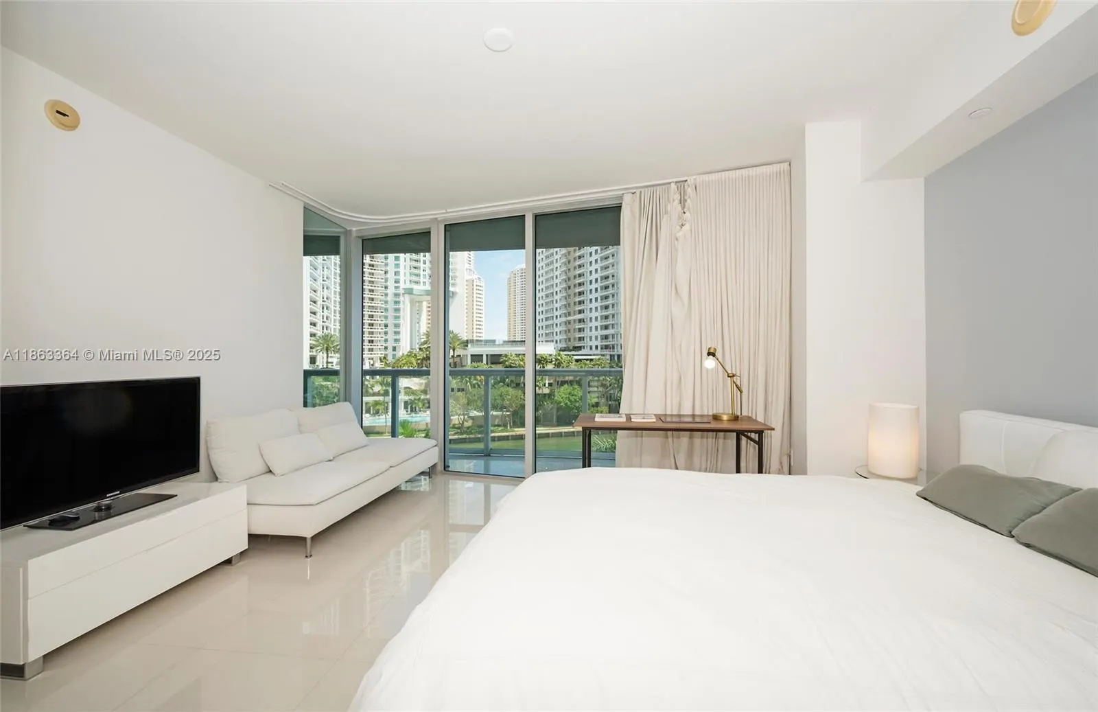 495 Brickell Ave, #520