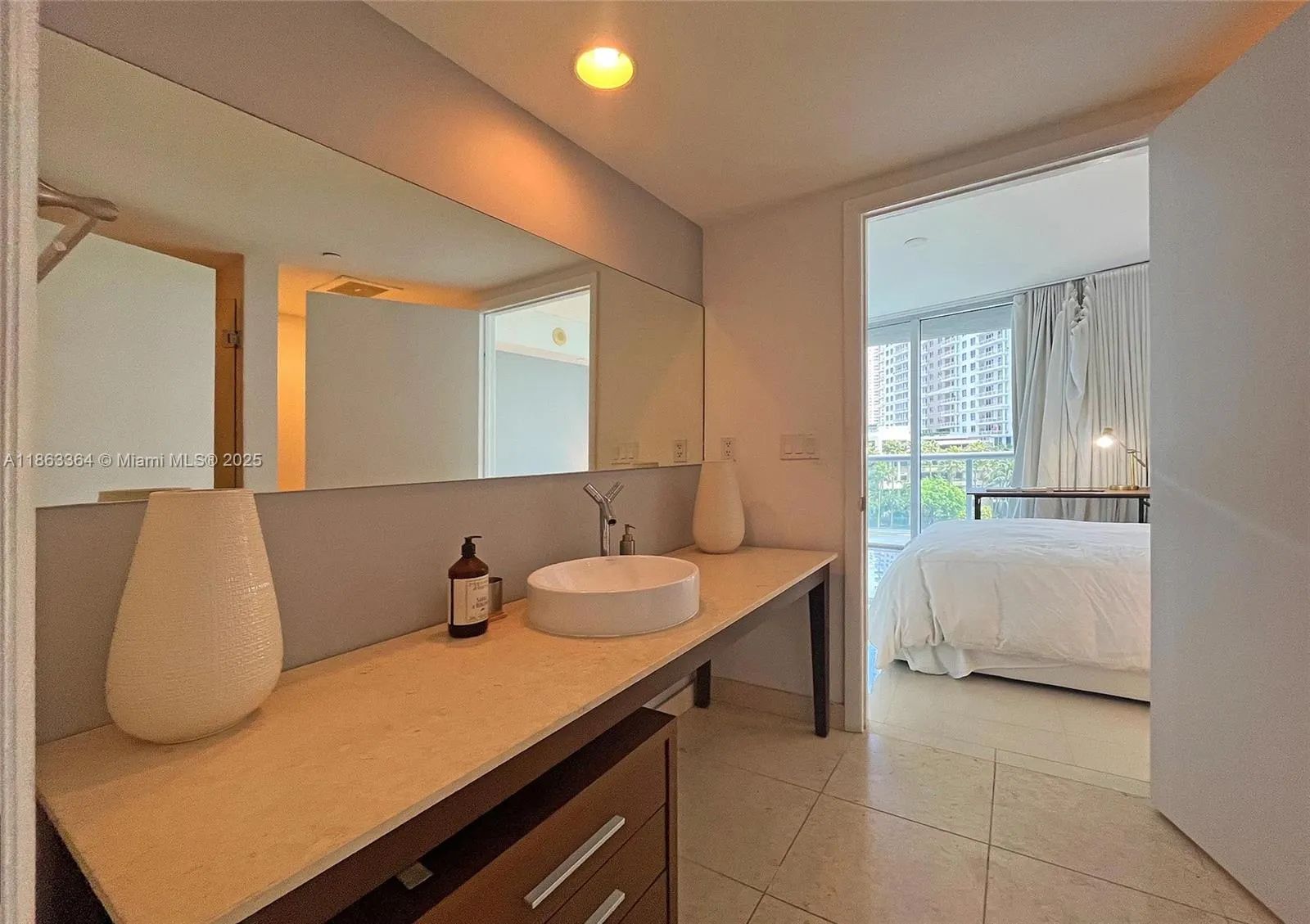 495 Brickell Ave, #520