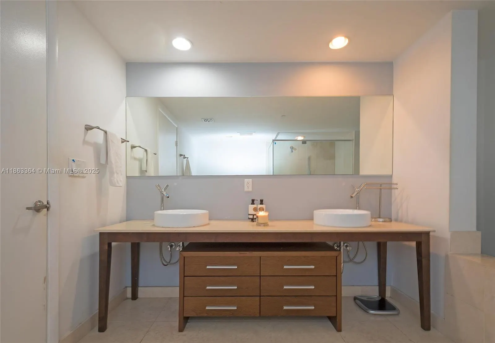 495 Brickell Ave, #520
