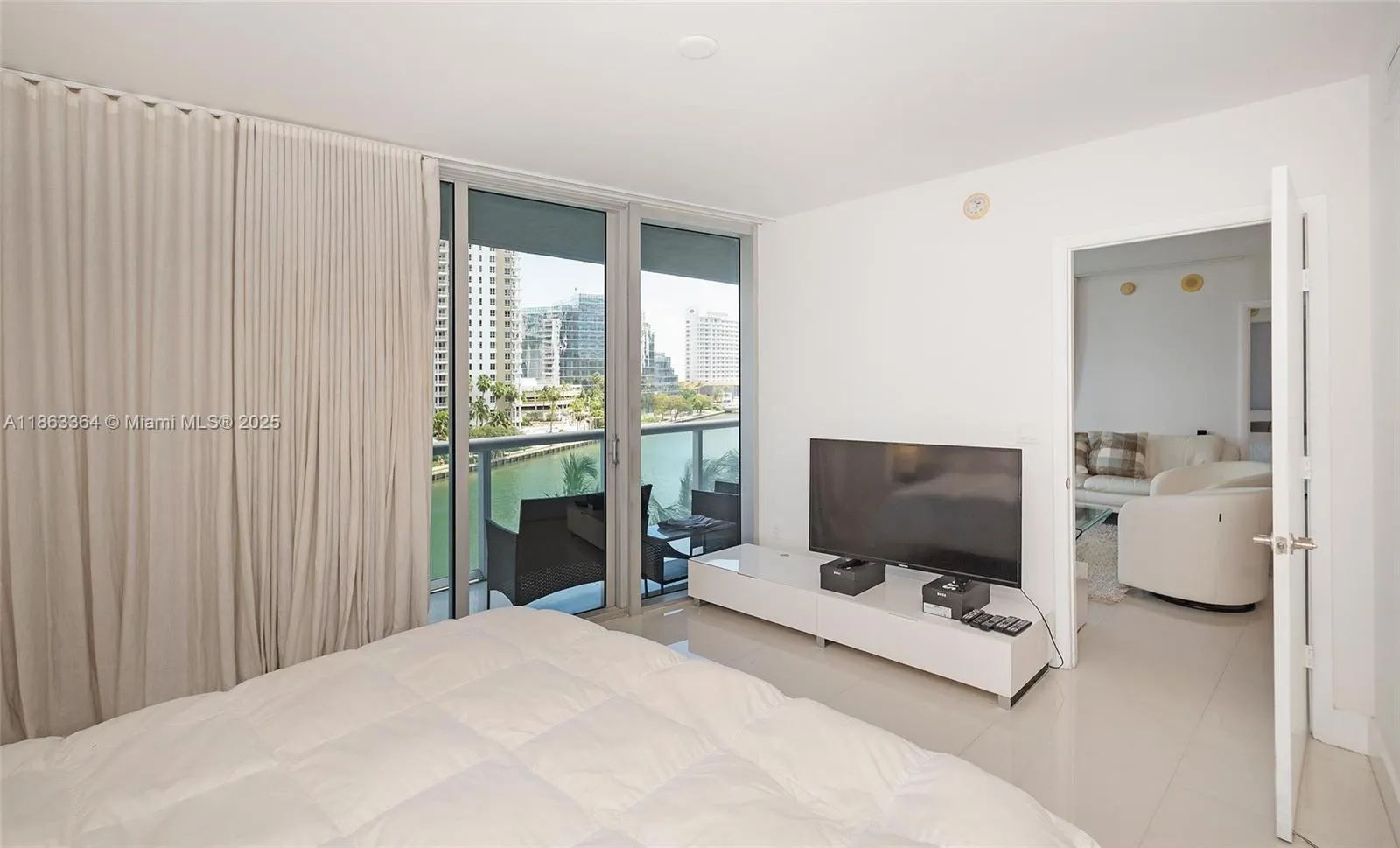 495 Brickell Ave, #520