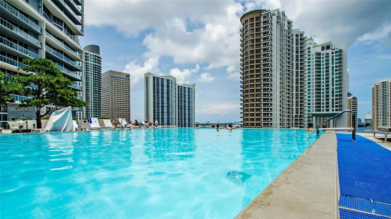 495 Brickell Ave, #520
