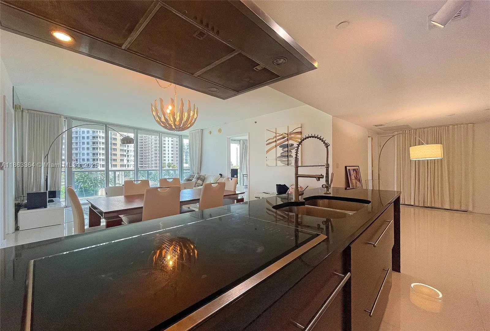 495 Brickell Ave, #520