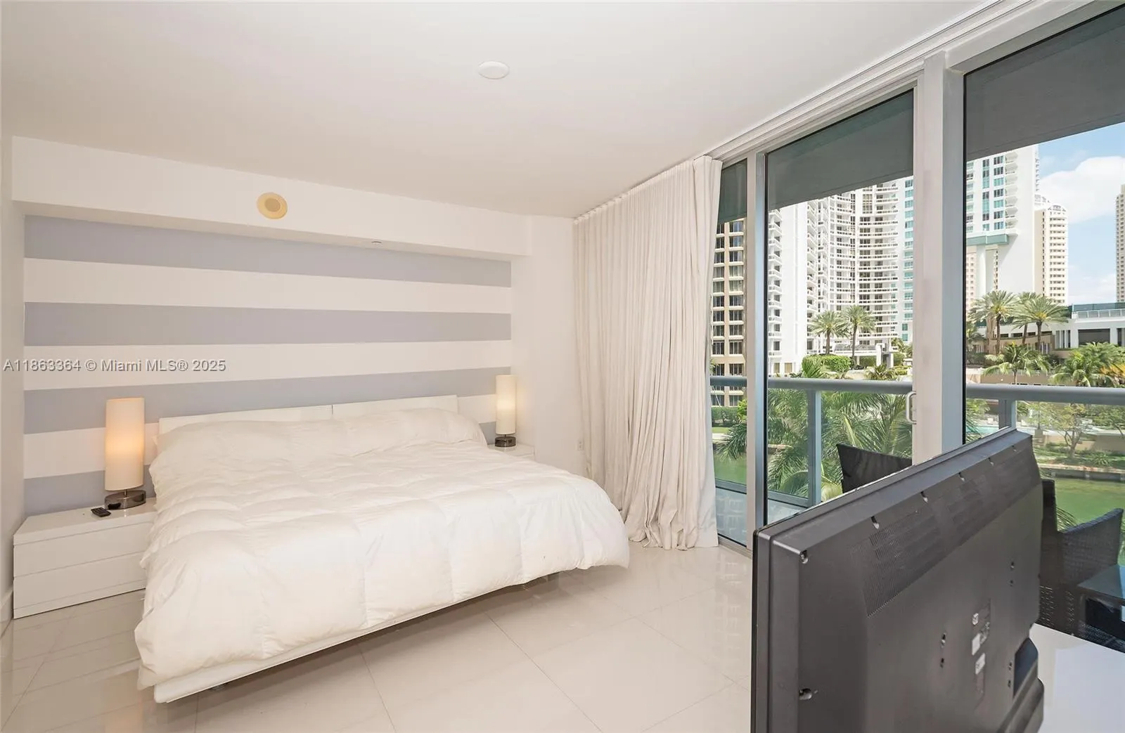 495 Brickell Ave, #520