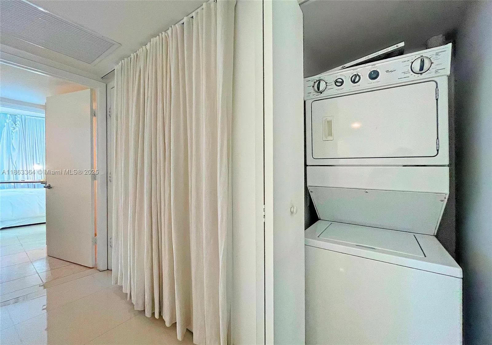 495 Brickell Ave, #520