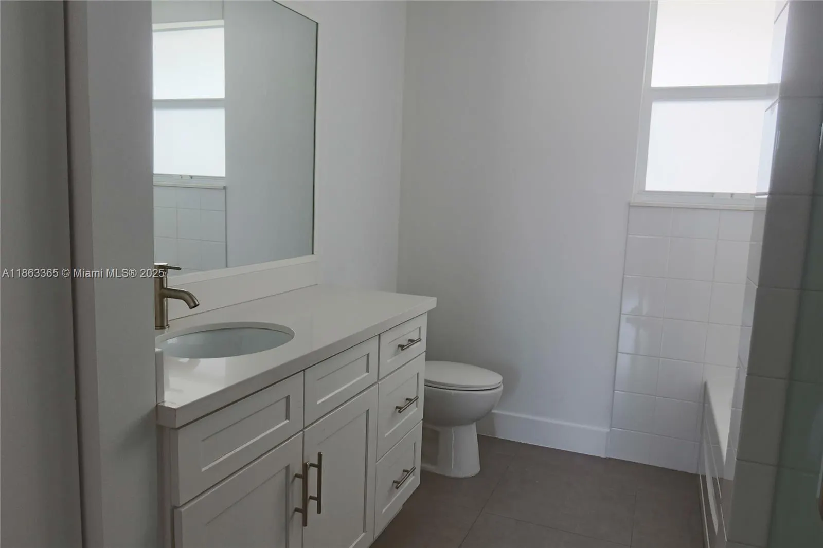 555 E Dania Beach Blvd, #9