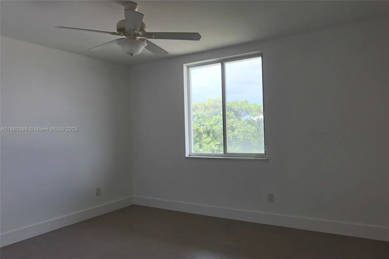 555 E Dania Beach Blvd, #9