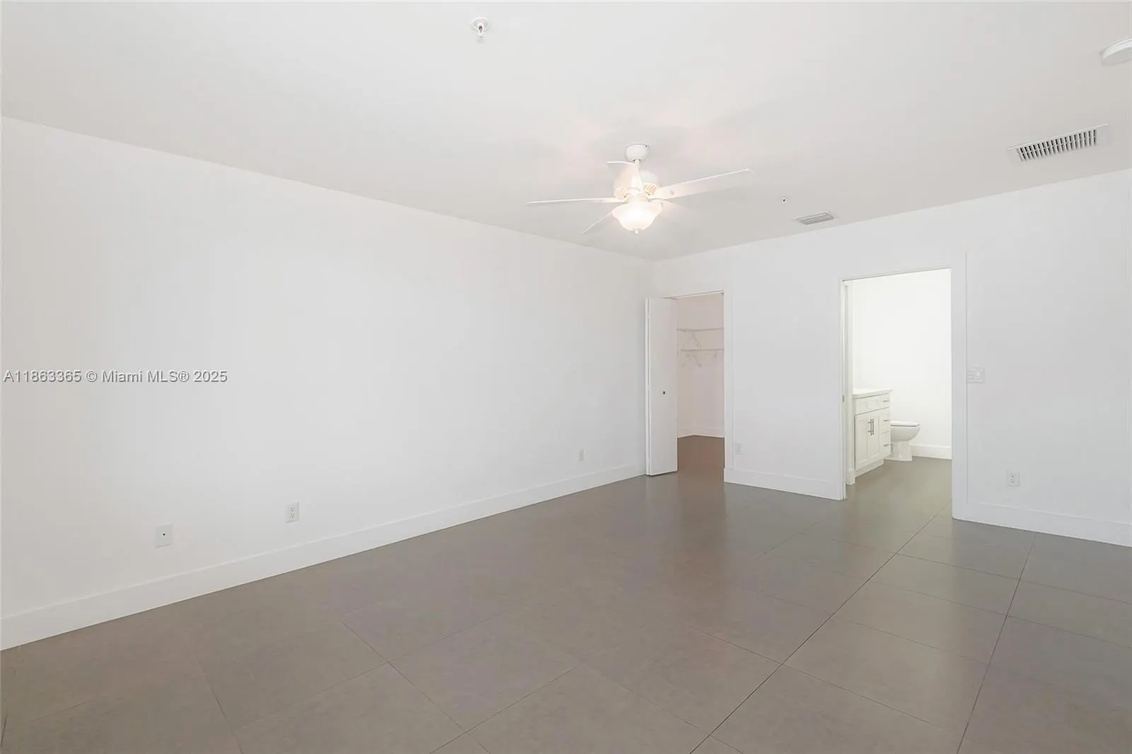 555 E Dania Beach Blvd, #9