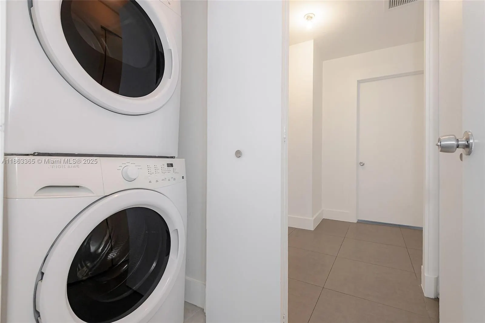 555 E Dania Beach Blvd, #9